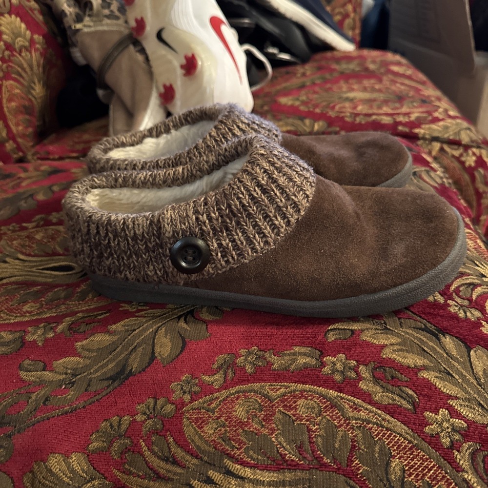 CLARKS WOMEN'S ANGELINA KNITTED COLLAR WINTER CLOG SLIPPERS Size 10